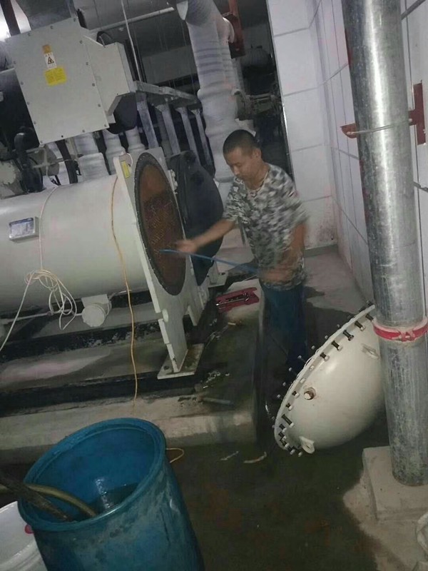 中央空调冷凝器清洗